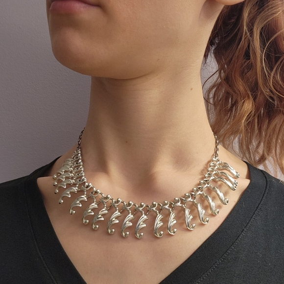 Vintage Sarah Coventry Fancy Free Silver Fringe Collar Necklace - Picture 2 of 8